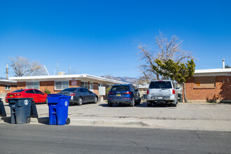 536-540 Cardenas Dr SE in Albuquerque, NM - Building Photo - Building Photo