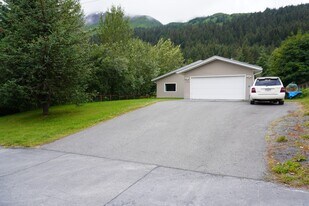 1705 Resurrection Blvd in Seward, AK - Building Photo