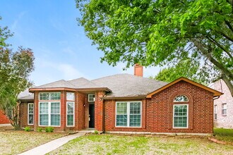 7026 Lo Chalmers Ln in Garland, TX - Building Photo - Building Photo