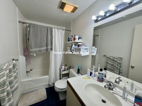 73 Gainsborough St, Unit 302 in Boston, MA - Foto de edificio - Building Photo