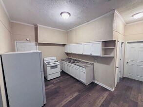 922 Bloom St in Jackson, MS - Building Photo - Building Photo