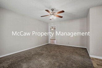 1110 Rosedale Dr in Gainesville, TX - Building Photo - Building Photo