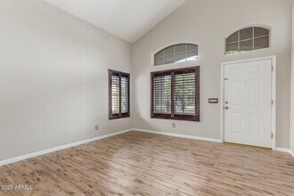 2500 S Sunnyvale Ave in Gilbert, AZ - Building Photo - Building Photo