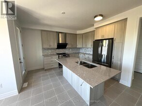 25 Spring Oak Cres in Markham, ON - Building Photo - Building Photo