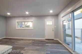 22101 Ridgeway St in St. Clair Shores, MI - Building Photo - Building Photo