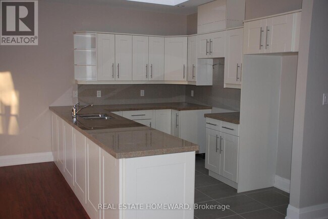 425 Queen St E in Toronto, ON - Building Photo - Building Photo