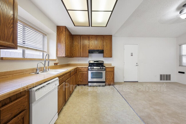 732 Butterfield Rd in Oceanside, CA - Building Photo - Building Photo