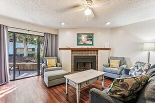 170 Ocean Hibiscus Dr in St. Augustine, FL - Building Photo