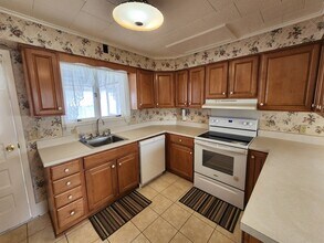 1636 Philadelphia St in Indiana, PA - Foto de edificio - Building Photo