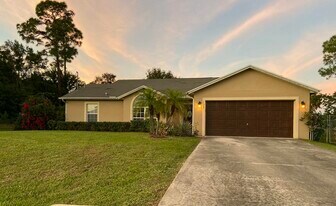 1069 SW Jacqueline Ave in Port St. Lucie, FL - Building Photo