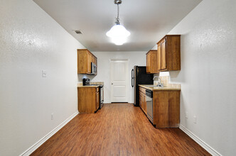 Greenville Terrace Apartments in Greenville, TX - Foto de edificio - Building Photo