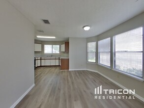 8176 Fort Lee Trail in Jacksonville, FL - Building Photo - Building Photo