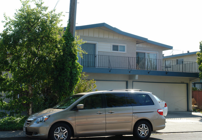 3230 Belmont Ave in El Cerrito, CA - Building Photo - Building Photo