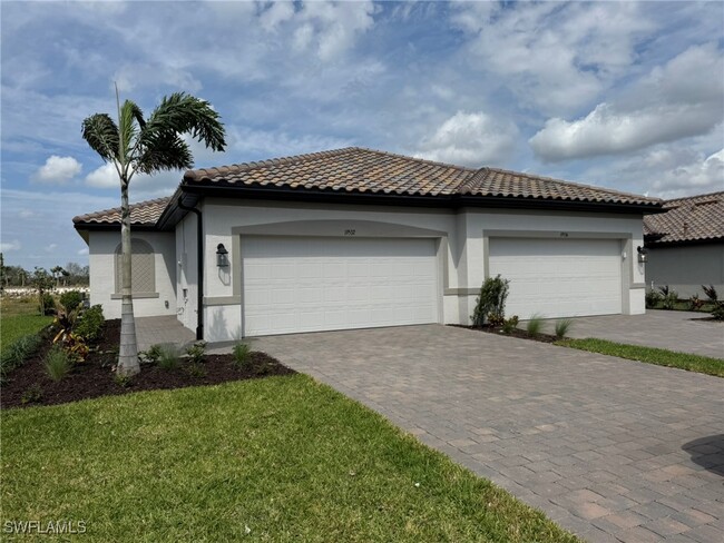 19532 Hinkley Dr in Estero, FL - Building Photo - Building Photo