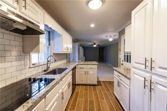 2418 Sagamore Hills Dr in Decatur, GA - Building Photo - Building Photo