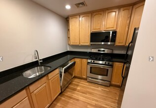 135 Calumet St, Unit 2 in Boston, MA - Foto de edificio - Building Photo
