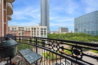 5005 Hidalgo St in Houston, TX - Building Photo - Building Photo