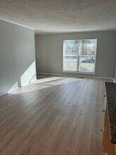 33 Phillips Dr, Unit B in Fort Oglethorpe, GA - Foto de edificio - Building Photo