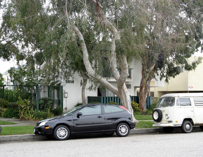 3514 Vinton Ave in Los Angeles, CA - Building Photo - Building Photo