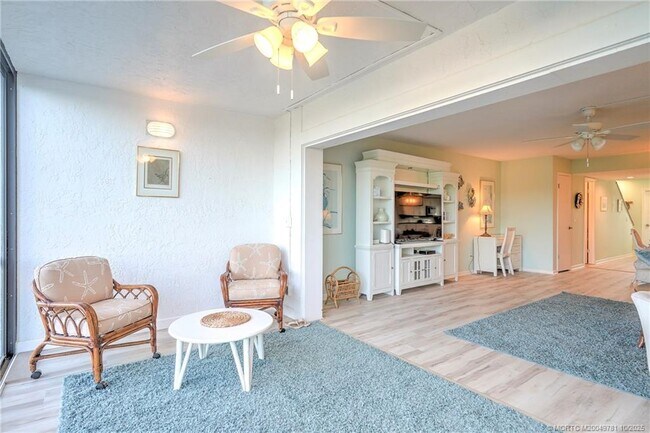 5532 NE Gulfstream Way in Stuart, FL - Building Photo - Building Photo