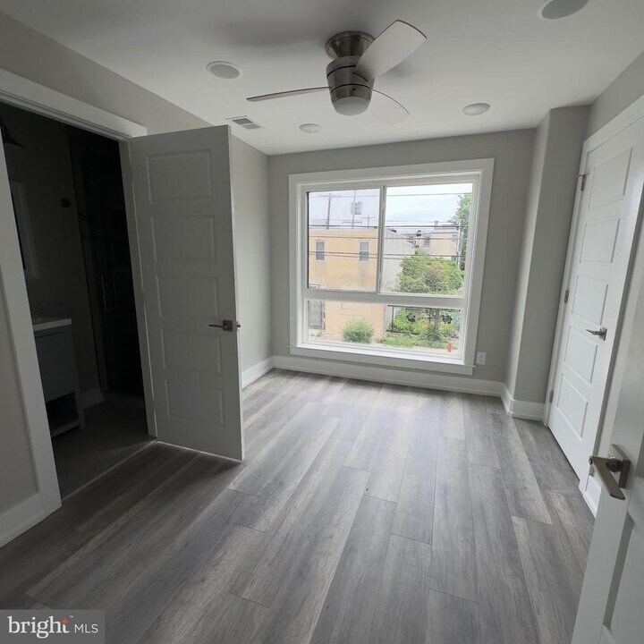 2262 N 2nd St, Unit 2 in Philadelphia, PA - Building Photo