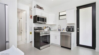 2343 Oil Well Rd in Naples, FL - Building Photo - Building Photo