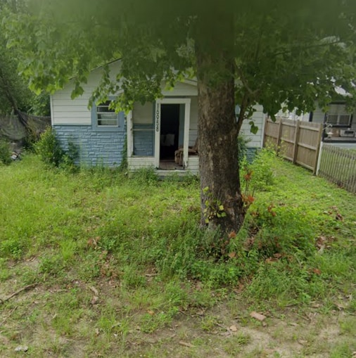 property at 16958 Oak St