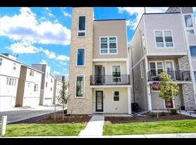 11205 W 53rd Ln in Arvada, CO - Building Photo