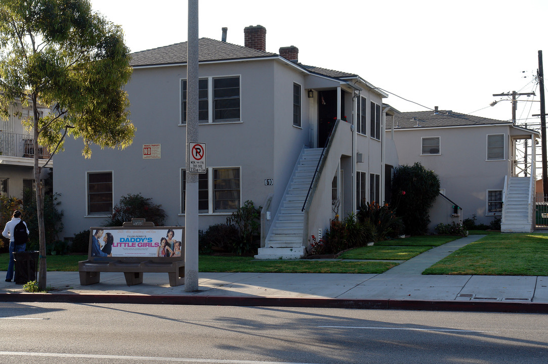 610 W Arbor Vitae St in Inglewood, CA - Foto de edificio