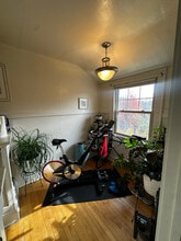 1700 E Chateau Pl in Whitefish Bay, WI - Foto de edificio - Building Photo