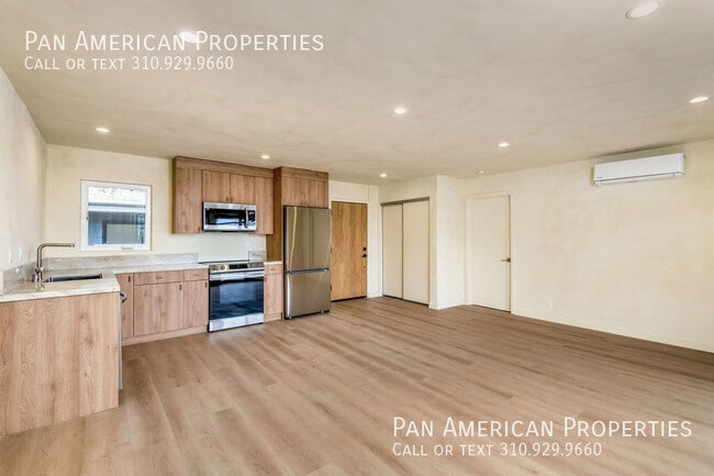 1105 N Pacific Coast Hwy in Laguna Beach, CA - Building Photo - Building Photo
