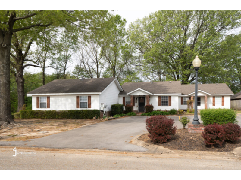 2111 Spence Cir in Jonesboro, AR - Building Photo