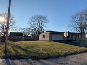 654 Nome Rd in Valparaiso, IN - Building Photo - Building Photo