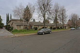 Monterey Apartments in Yuba City, CA - Foto de edificio - Building Photo