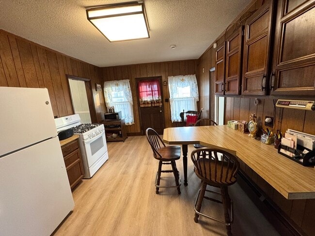 262 Oak Hill Rd in Fitchburg, MA - Building Photo - Building Photo