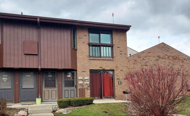 property at 9032 N Park Plaza Ct