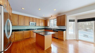 12832 Nautica Ct in Belleville, MI - Building Photo - Building Photo