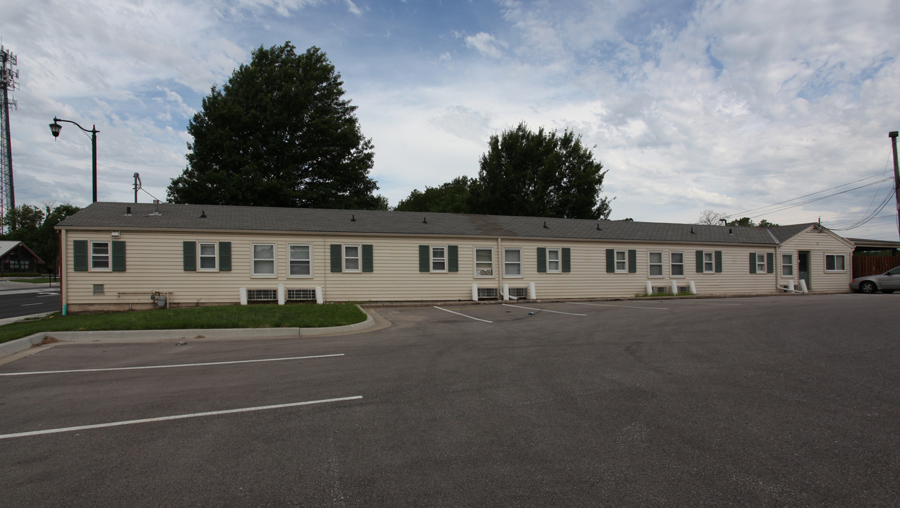 402 E Santa Fe St in Olathe, KS - Building Photo