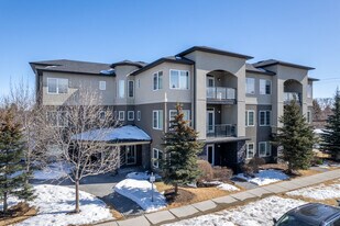 205 20 Ave NW in Calgary, AB - Building Photo