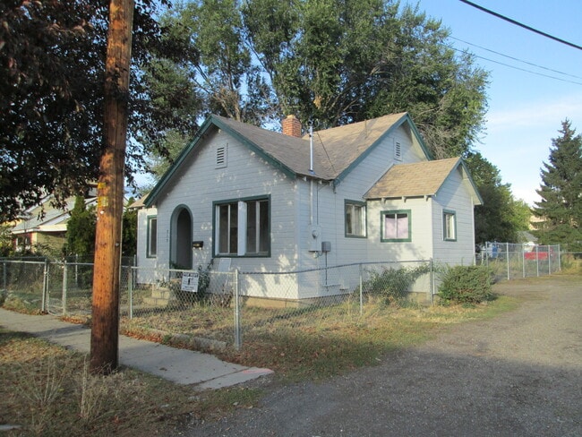 property at 715 Owens St