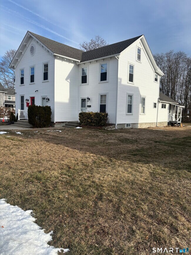 95 Pennsylvania Ave in East Lyme, CT - Building Photo - Building Photo