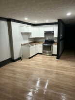 324 Church St in Paintsville, KY - Building Photo