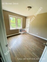 60 Mayme Dr in Ferguson, MO - Building Photo - Building Photo