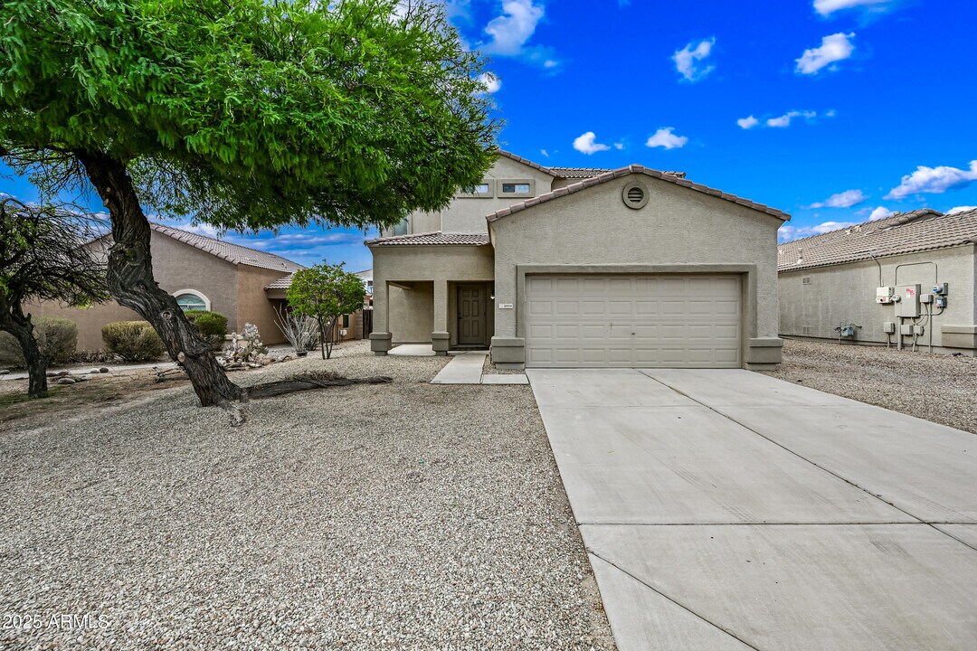 10950 W Royal Palm Rd in Peoria, AZ - Building Photo
