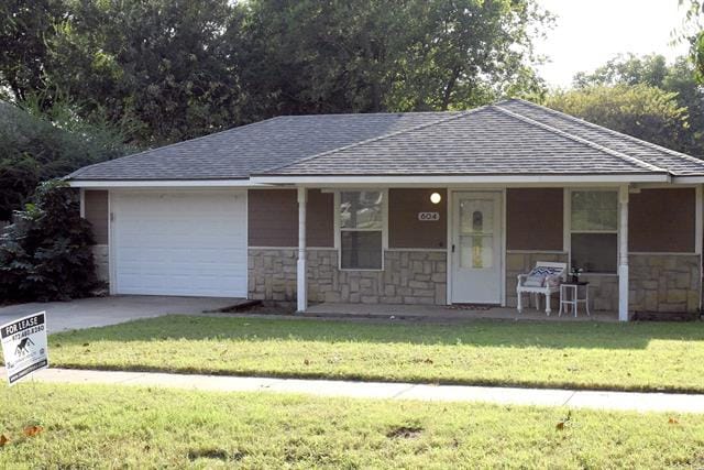 property at 604 S Maxey St