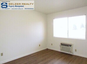 760 S Oak St in Ukiah, CA - Building Photo - Building Photo