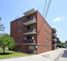 1169 Birchmount Rd in Toronto, ON - Building Photo