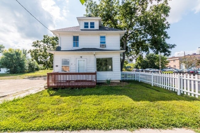 property at 423 4th Ave SE