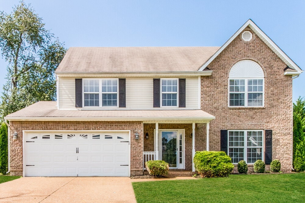 2023 Trenton Dr in Spring Hill, TN - Building Photo