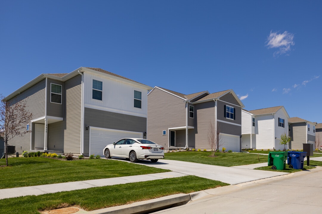 The Trails in Elkhorn, NE - Foto de edificio
